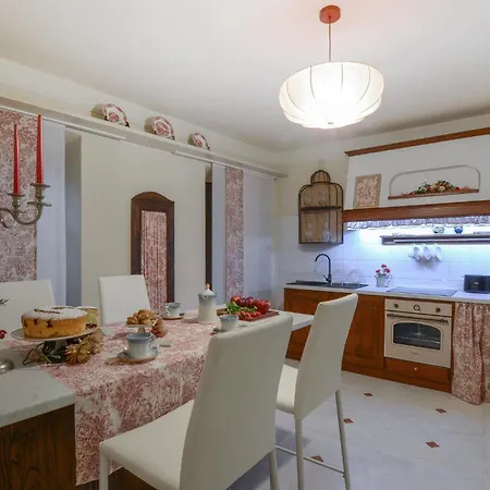 Nice In With Kitchen Apartmán